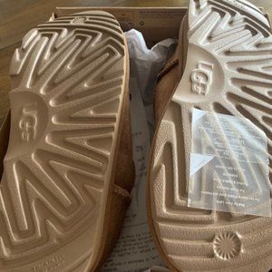 UGG® Unisex Classic Ultra Mini Boots - Big Kid